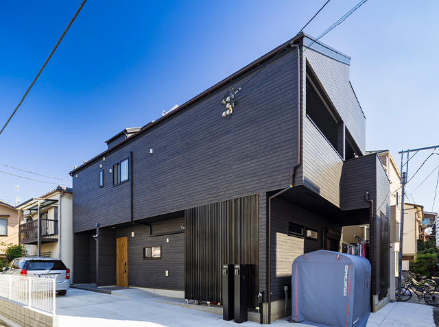 屋上BBQが叶うガーデンシンク付きの2世帯住宅