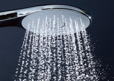 空気を含んだ大粒の水滴が心地よい超節水シャワー。